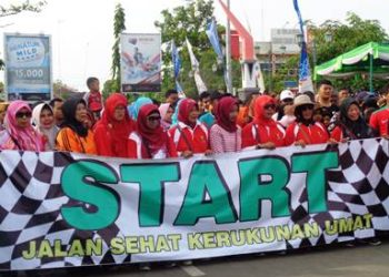 Peserta jalan sehat HAB Kemenag membludak