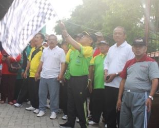 Jalan Santai kemenag berlangsung semarak