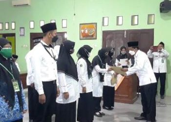 14 PNS Terima SK Kenaikan Pangkat