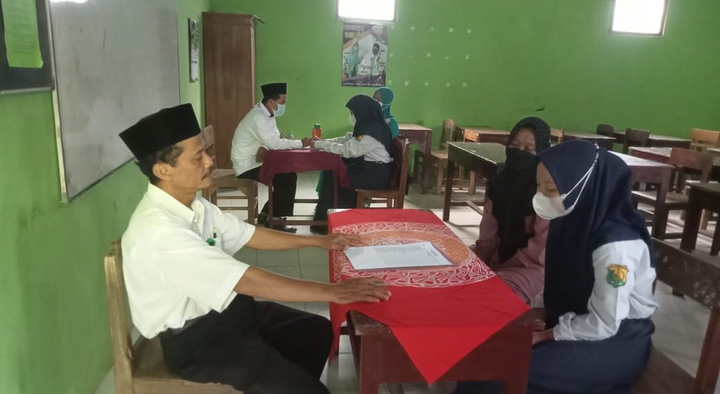 Siswa MTsN 4 Rembang Ikuti Ujian Praktik Baca Tahlil