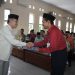 Kakankemenag Serahkan Izin Operasional 2 Madrasah