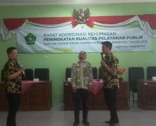 Layanan prima, kunci kesuksesan lembaga