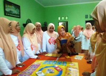 Perempuan, figur sentral pendidikan keluarga