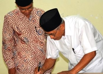 Serah terima pimpinan Bazda ke pimpinan Baznas yang baru