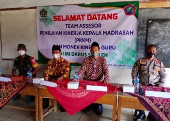 Pengawas Adakan PKKM di MI Darus Sholeh Kragan
