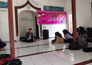 Penyuluh KUA Gunem Warnai  Pesantren Kilat di SMP 2 Gunem