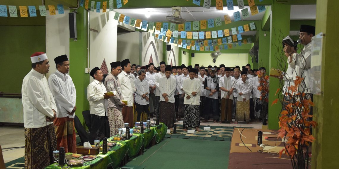 Tunjukkan Bakat, Ponpes Al-Anwar Tampilkan Drama Berbahasa Arab