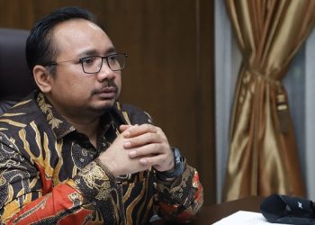 Obat, Kosmetik, dan Barang Gunaan Wajib Bersertifikat Halal