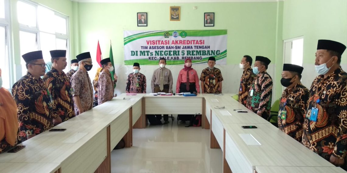 Tim Asesor BAN Visitasi Akreditasi di MTs Negeri 5 Rembang