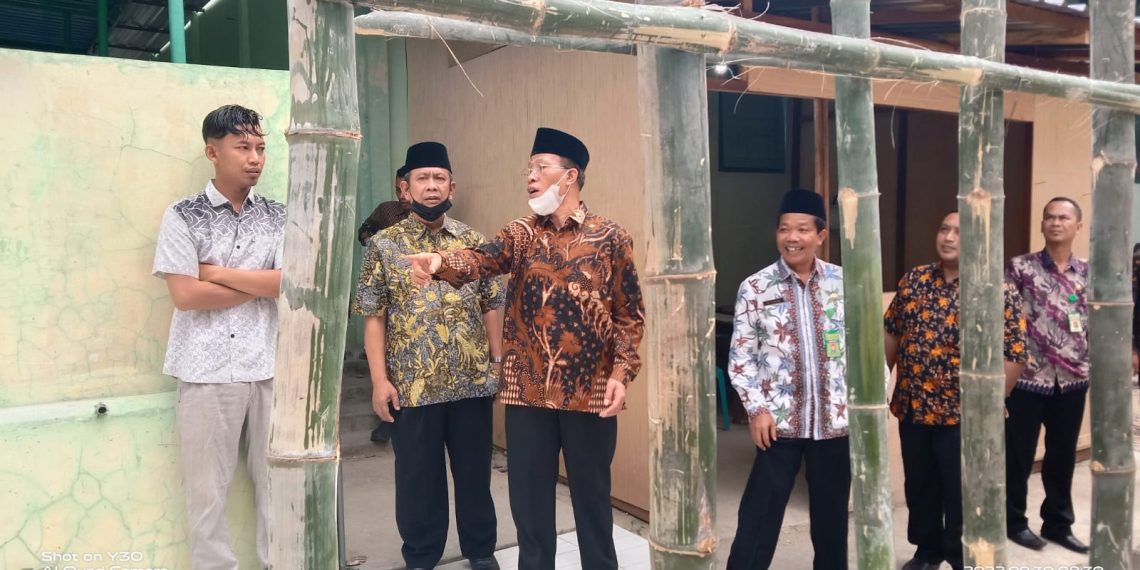 Kabid Penma Tinjau Pembangunan Gedung SBSN Madrasah, Berikan Arahan kepada Penyelenggara