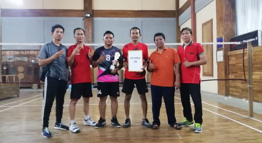 MAN 1 Rembang Raih Juara 3 Lomba Bulu Tangkis HUT PGRI Rembang