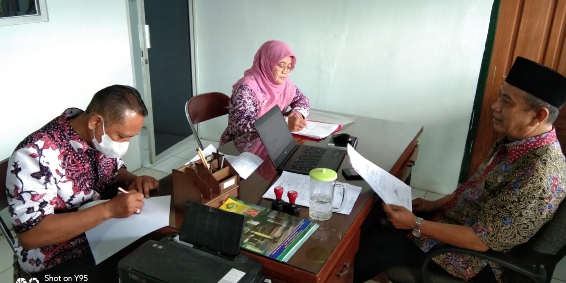 Tingkatkan Kualitas Pembelajaran, Kepala MAN 1 Rembang Adakan Supervisi