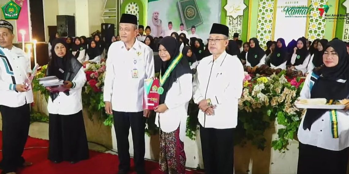 150 Siswa Ikuti Wisuda Mumtaza ke-1 2022