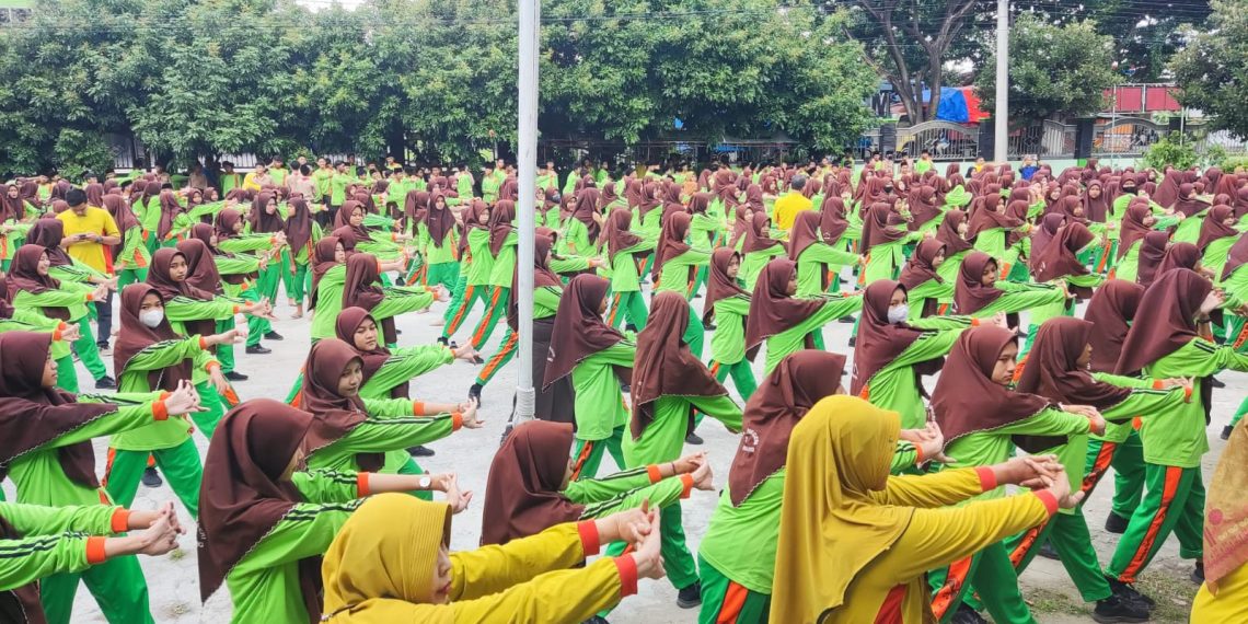 Seru, Jumat Sehat MTsN 1 Rembang