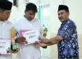 Siswa MAN 2 Rembang Ramai-ramai Terima Hadiah Lomba Classmeeting