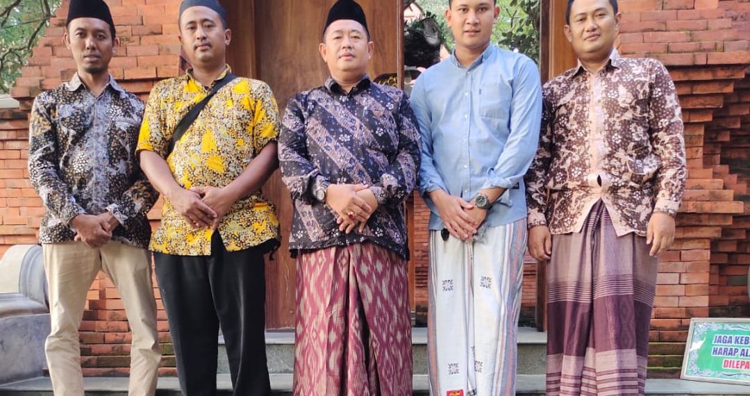 MTsN 1 Rembang Adakan Ziarah Wali