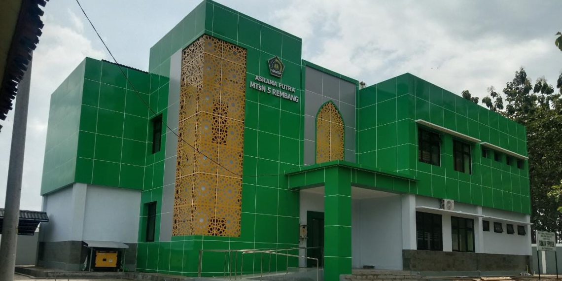 39 Siswa Unggulan Tempati Gedung Baru Asrama Putra MTsN 5 Rembang