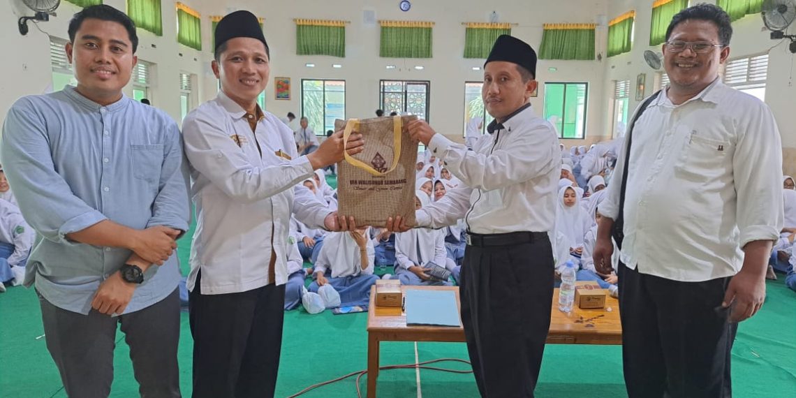 Kenalkan Kampus, UIN Walisongo Sosialisasi di MAN 2 Rembang