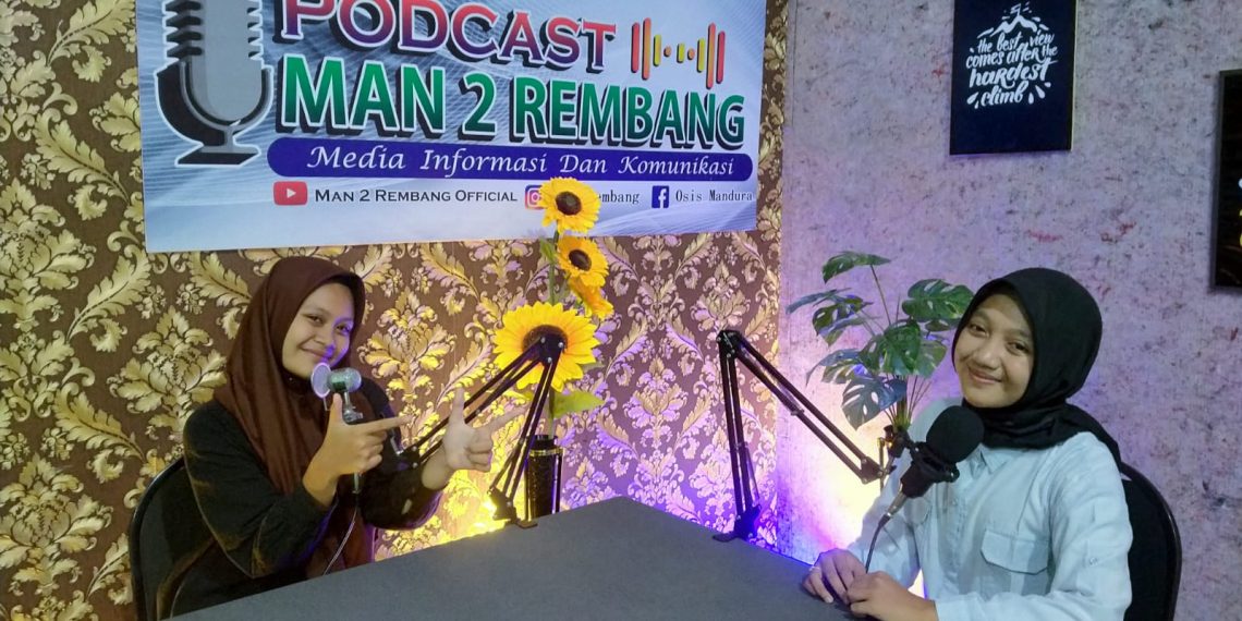 Aktif di OSIS, Siswi MAN 2 Rembang Ini Juga Berprestasi