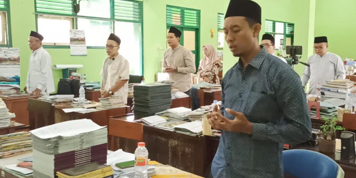 Tingkatkan Ketakwaan, MTsN 1 Rembang Gelar Jumat Takwa