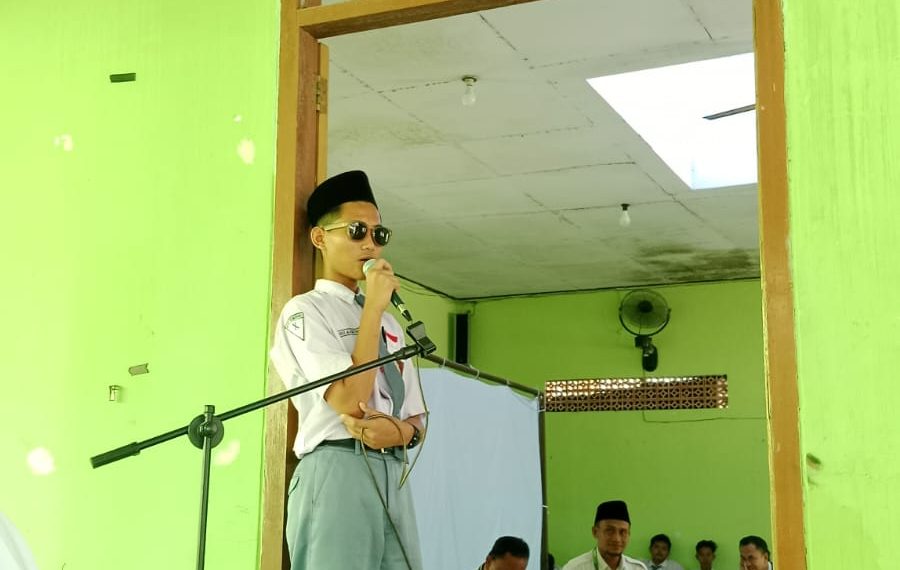 Gunakan Kitab Fathkul Qorib, Peserta Didik MAN 1 Rembang Isi Kultum