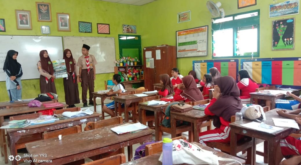 MTs Negeri 2 Rembang Libatkan Siswa dalam Sosialisasi PPDB 2023/2024