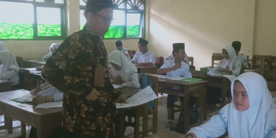 136 Siswa MTsN 2 Rembang Ikuti Asesmen Madrasah