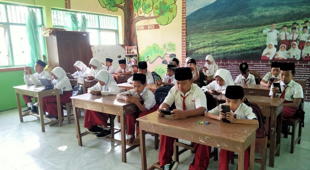 MIN 2 Rembang Adakan PAT Berbasis E-Learning
