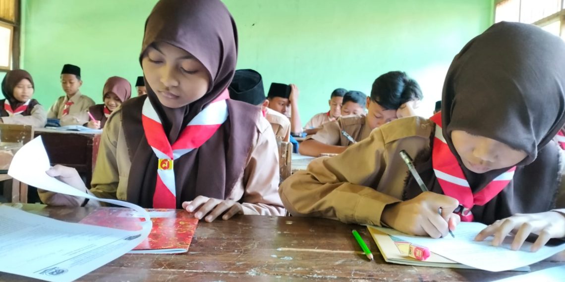 236 Peserta Didik Baru MTsN 4 Rembang Antusias Ikuti Tes Seleksi kelas Bilingual 2023