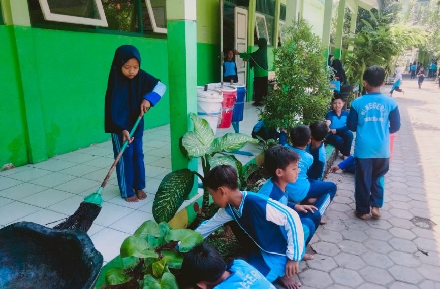 MIN 2 Sukseskan Gerakan World Cleanup Day