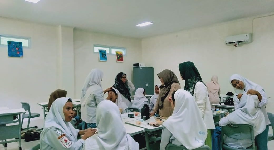 Tingkatkan Keterampilan Peserta Didik, MAN 1 Rembang Aktifkan Ekskul Tata Rias