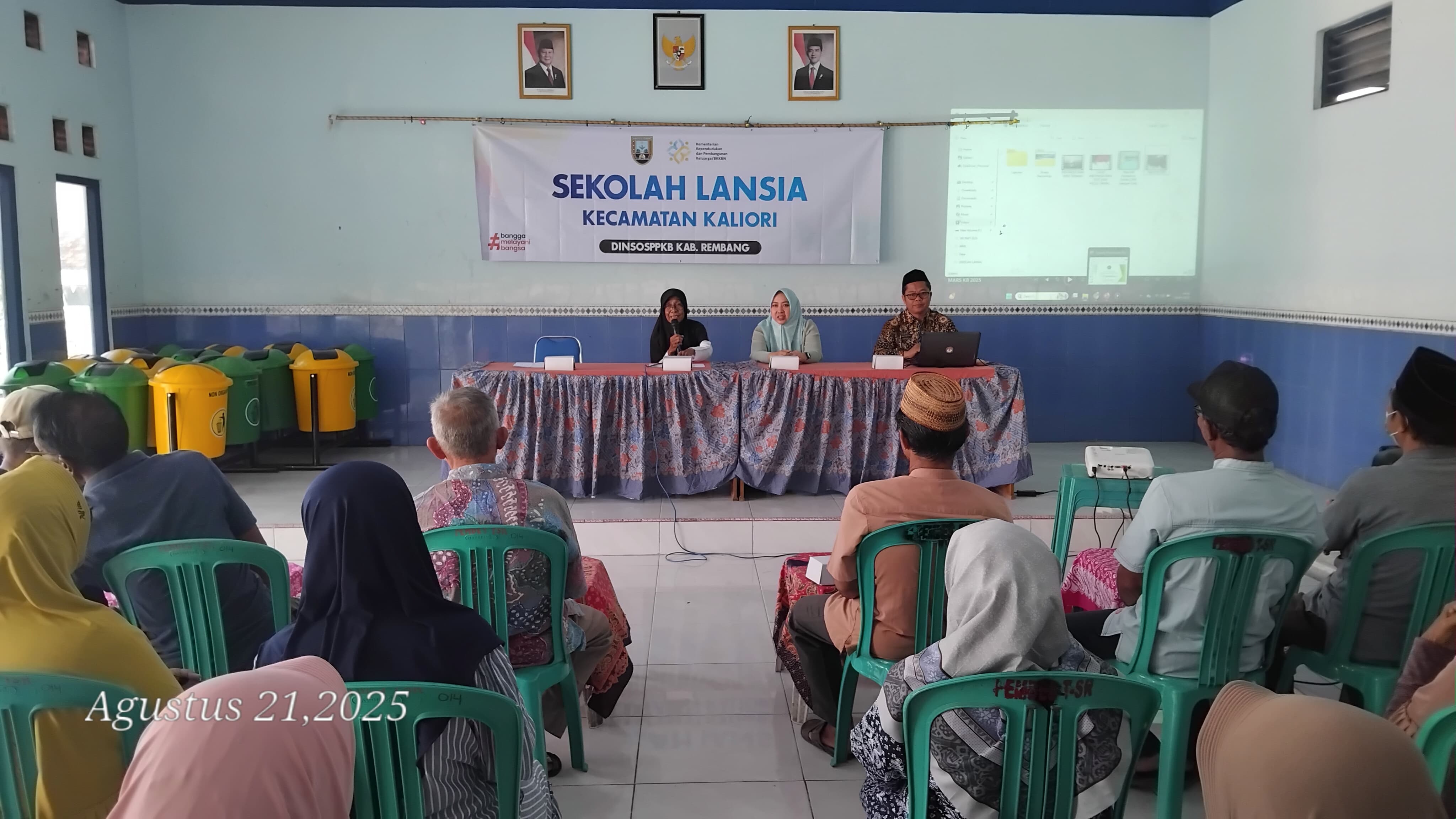 Kiprah KUA Terjun ke Masyarakat, Berikan Motivasi kepada Puluhan Lansia