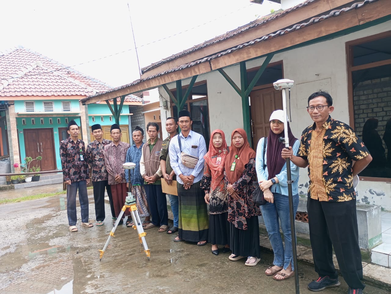 KUA Gunem Kawal Pengukuran Tanah Wakaf  Dua Musala