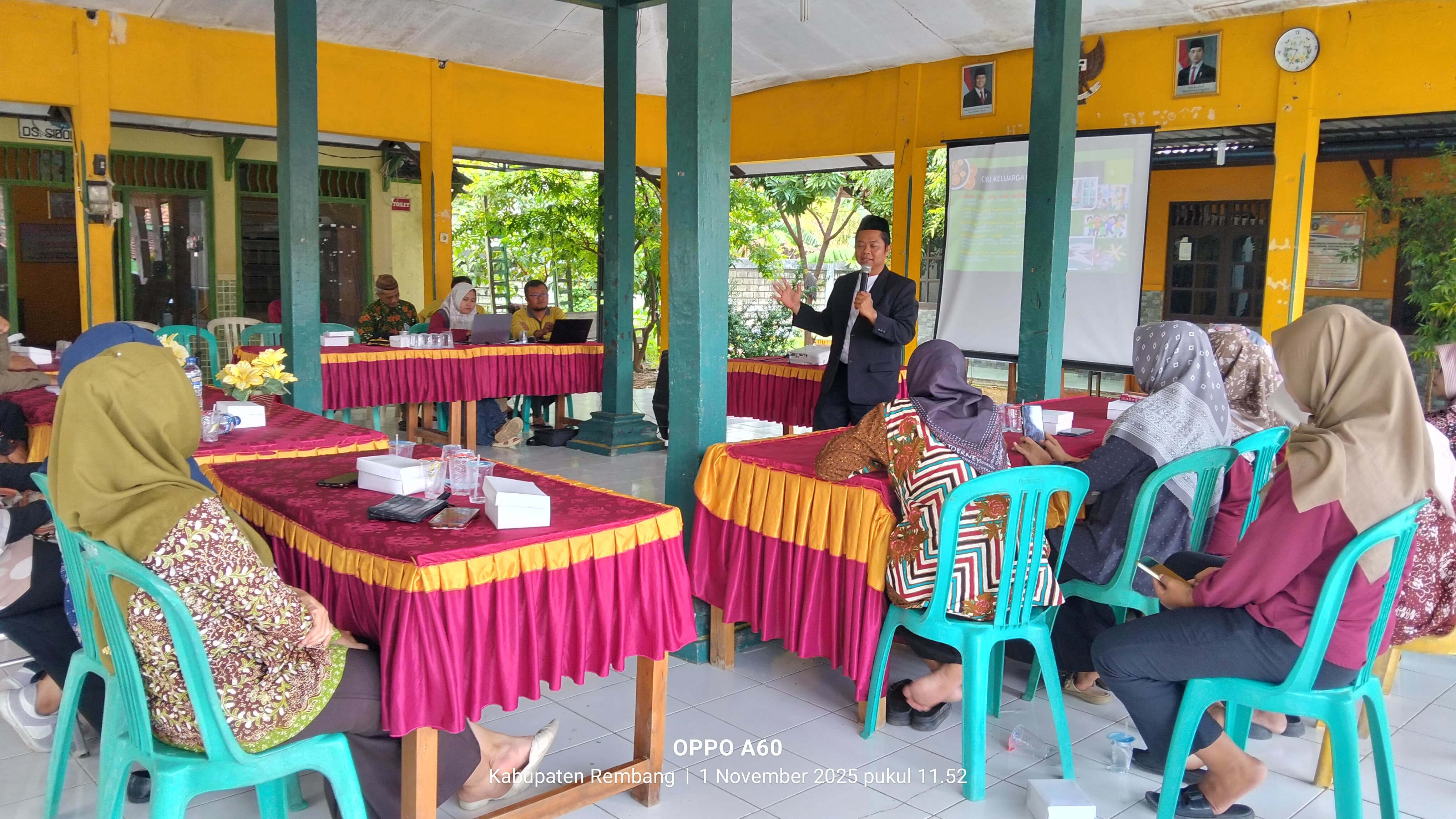 Kasmi’an Paparkan Manfaat dan Tujuan Keluarga Maslahah di Talk Show KPAD Desa Sidomulyo