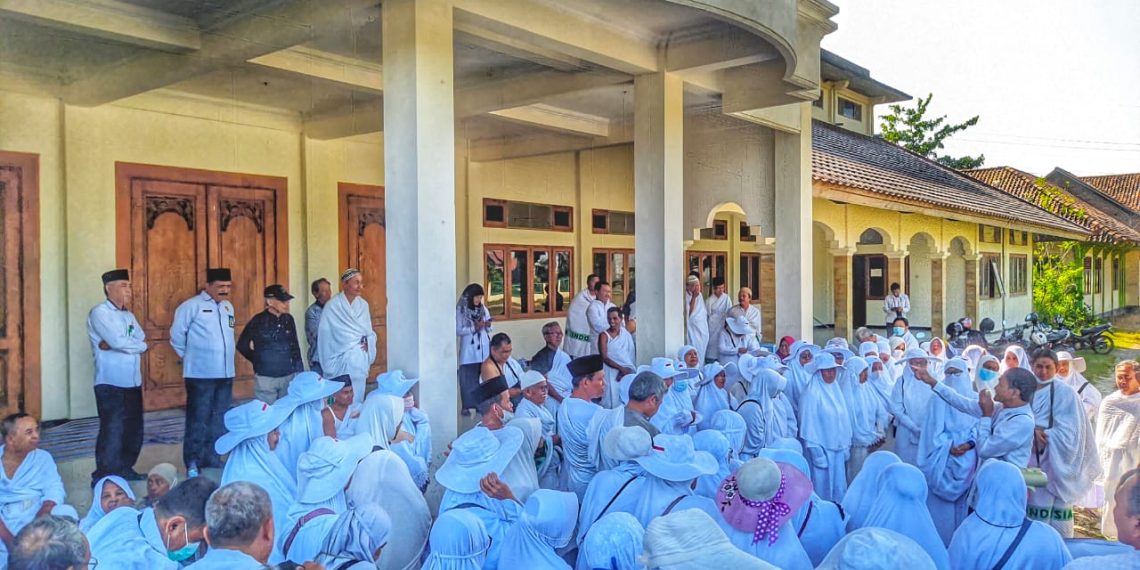 Pantau Manasik Haji, Kakankemenag Berpesan Kepada Jemaah Agar Jaga Kesehatan