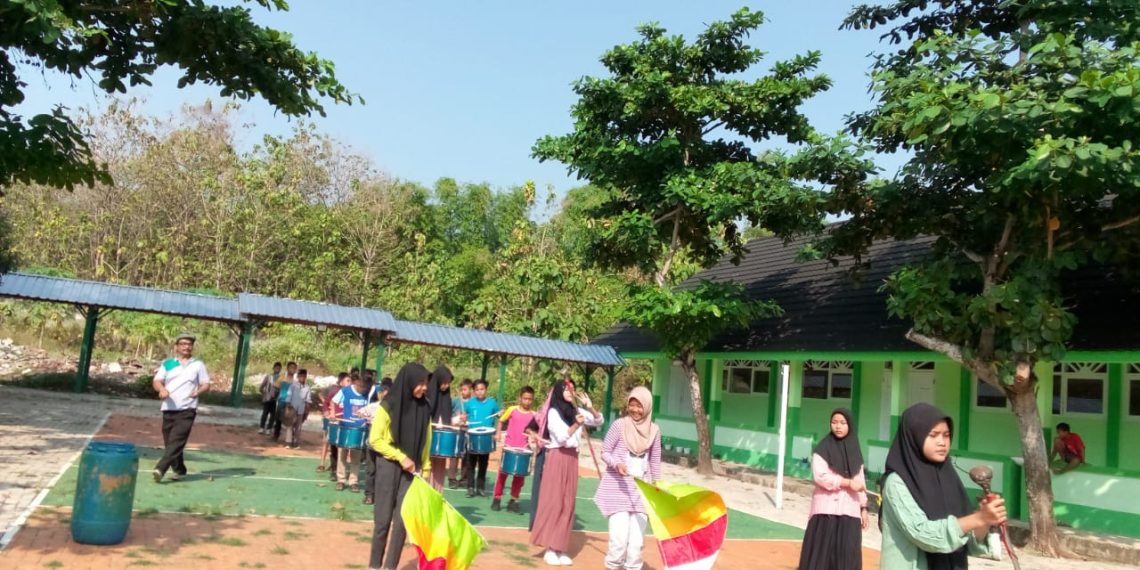 Manfaatkan Libur dengan Latihan Marching Band